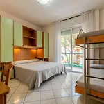 Kennedy Hotel 3*