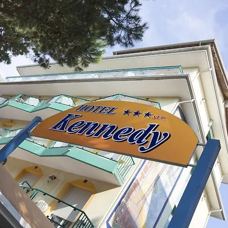 Kennedy ホテル 3*