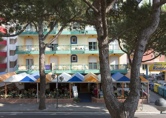 Kennedy Hotel 3*