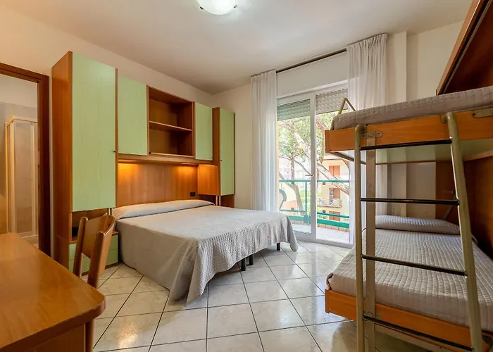Kennedy Hotel 3*