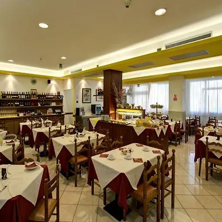 Отель Kennedy Лидо-ди-Езоло